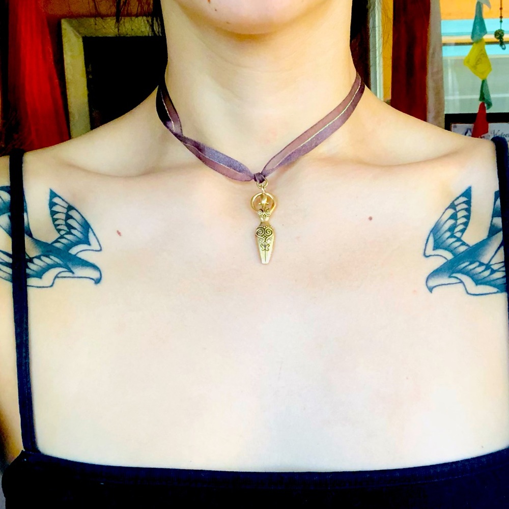 Wombyn Ribbon Choker Necklace